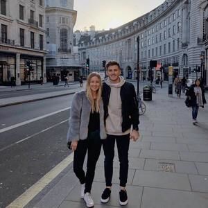 Meet your Posher, Caitlin